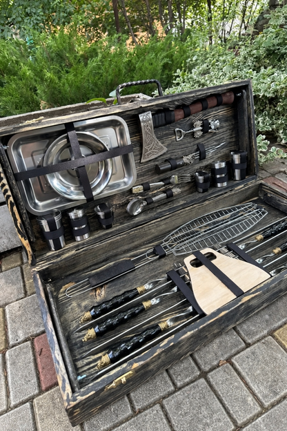 “KHAN” Skewer Set in a Wooden Case-Table